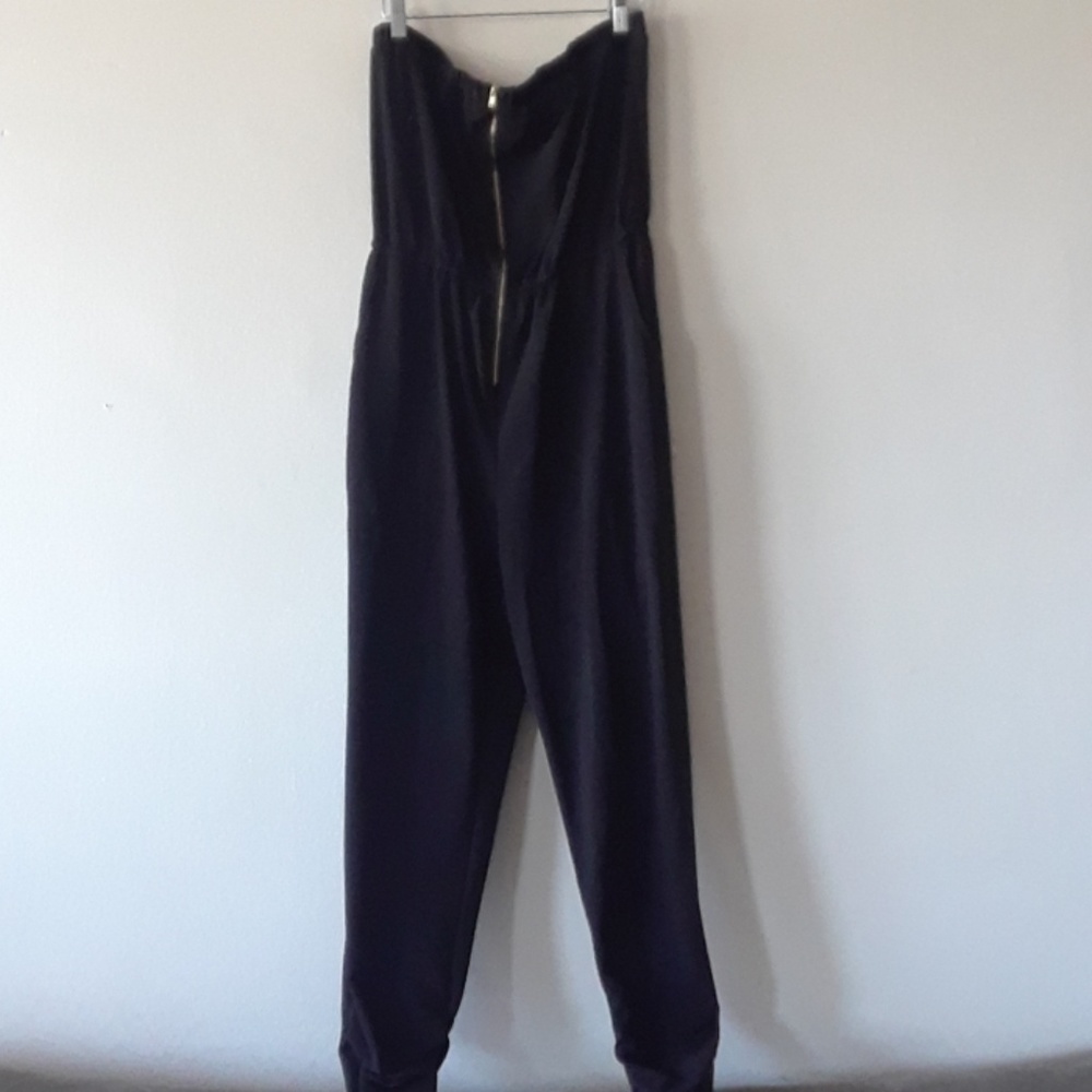 Black romper with pockets